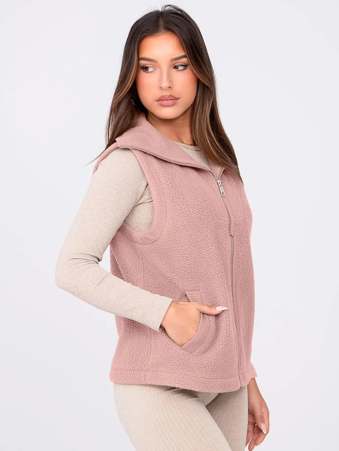 Glamaker Womens Fleece Vest Top Sleeveless Fuzzy Zip Up V Neck Sherpa Jacket Casual Outwear with Pocket