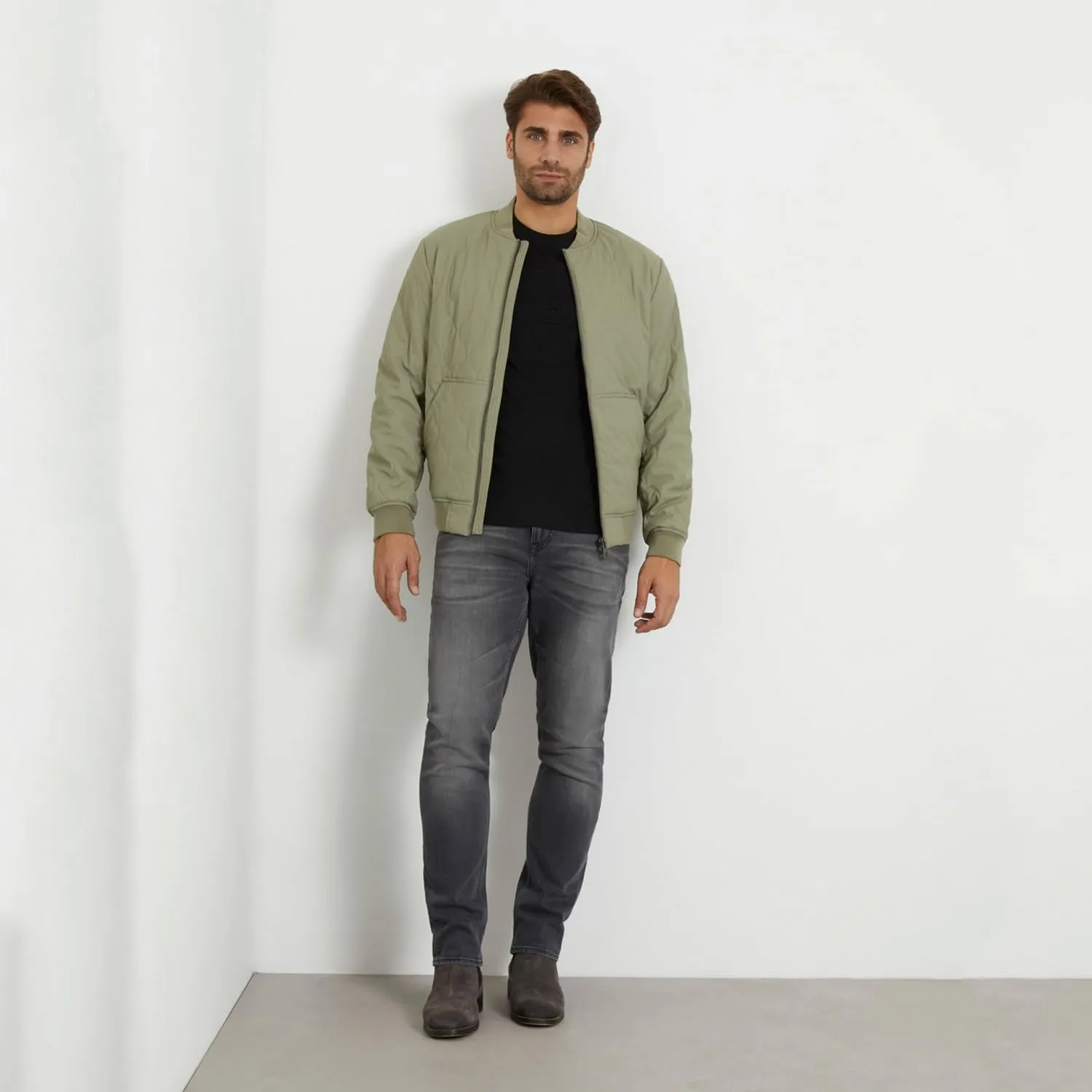 GUESS Men's Quilted Bomber