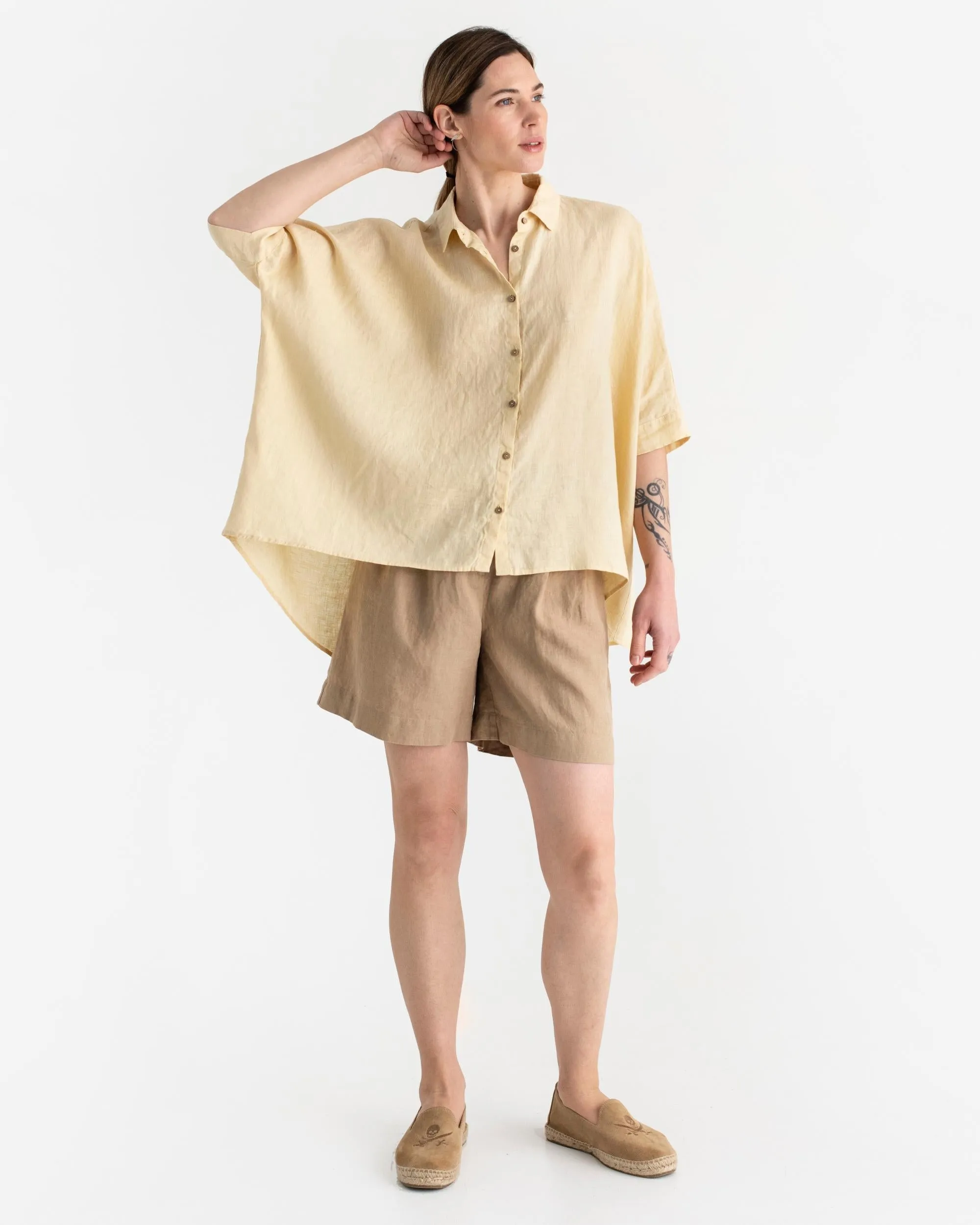 Pleated linen shorts BAGAN in Wheat