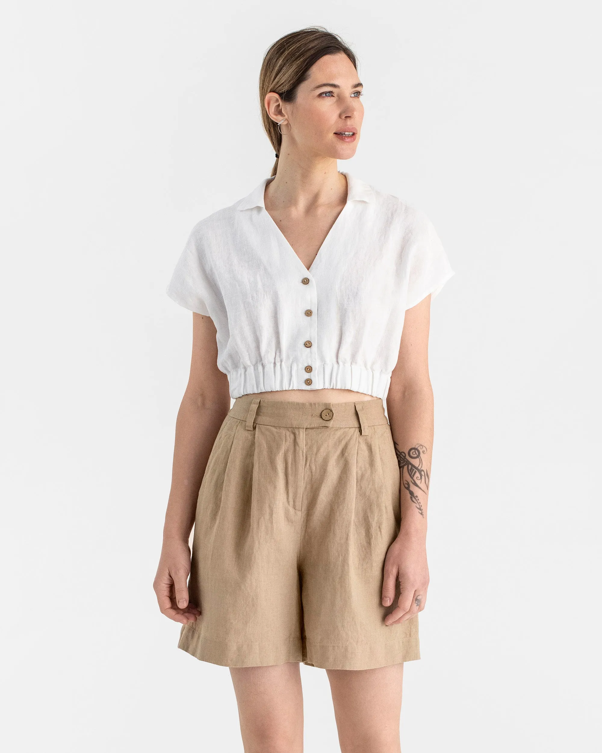 Pleated linen shorts BAGAN in Wheat