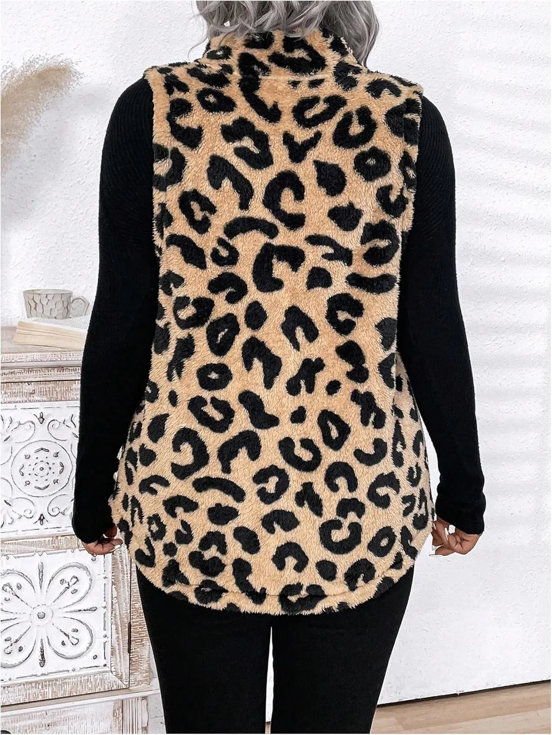 Women's Plus Size Leopard Vest Zip Up Sleeveless Fuzzy Jackets Coat with Pockets